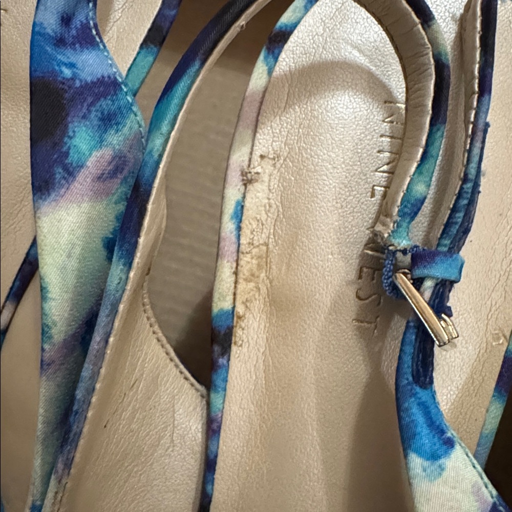 Nine West Blue Multi-Print Tie Dye Wild Print Peep-Toe Slingback Heels Size 10 - Picture 9 of 10